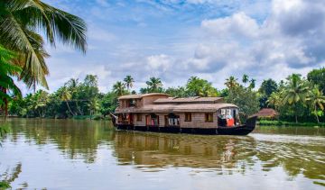 Family Getaway 4 Days Cochin with Munnar Holiday Package