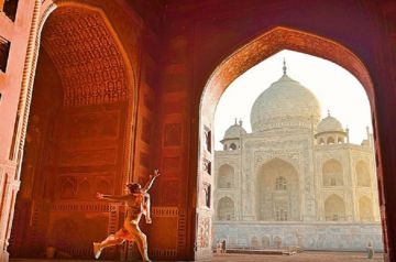 Heart-warming 2 Days Agra Family Vacation Tour Package