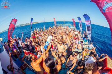 Ecstatic 10 Days Delhi To Mlaga Tour Package