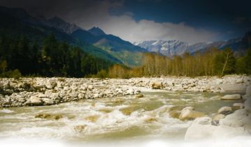 Experience 4 Days 3 Nights Manali Waterfall Holiday Package