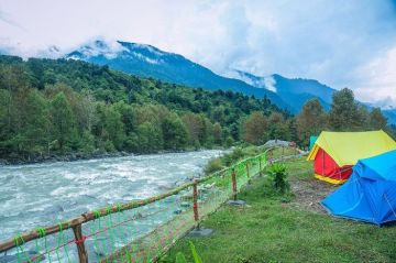 Experience 4 Days 3 Nights Manali Waterfall Holiday Package