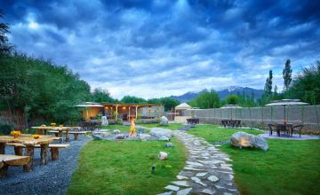5 Days 4 Nights Nubra Valley Wildlife Holiday Package