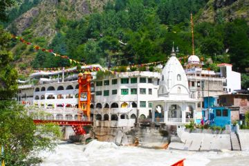 Ecstatic 4 Days Manali Family Vacation Package