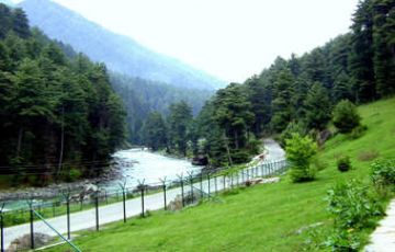 Beautiful 5 Days Gulmarg, Pahalgam with Srinagar Honeymoon Holiday Package