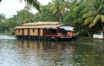 Heart-warming 5 Days Kerala, India to Alleppey Wildlife Vacation Package
