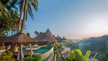 Family Getaway 6 Days India to Bali Luxury Vacation Package