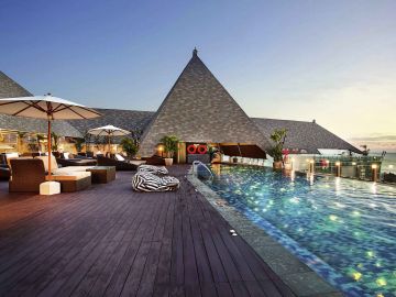 Family Getaway 6 Days India to Bali Luxury Vacation Package