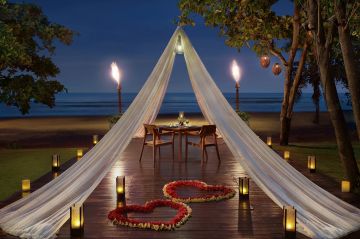 Family Getaway 6 Days India to Bali Luxury Vacation Package