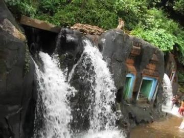 Family Getaway 3 Days Bengaluru to Chikmagalur Yagatchi Belur Halibed Culture and Heritage Tour Package