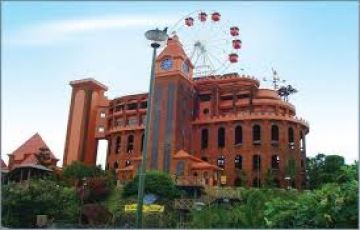 Experience Cochin Munnar Thekkady Alleppey Kovalam Romantic Tour Package from Kochi