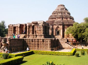 5 Days Bhubaneswar, Puri with Satapada Wildlife Vacation Package