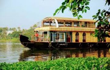 Heart-warming 3 Days New Delhi to Alleppey Hill Stations Holiday Package