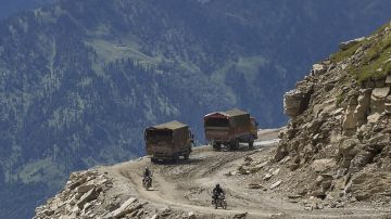 11 Days 10 Nights Manali Desert Trip Package