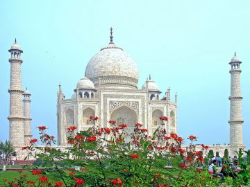 Heart-warming 2 Days 1 Night Agra Trip Package