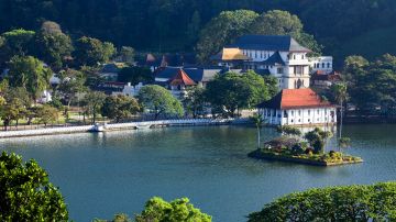 Pleasurable 5 Days KANDY Beach Trip Package