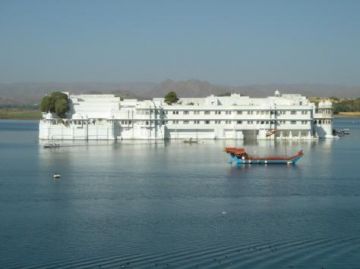 Magical 6 Days 5 Nights Kumbhalgarh Beach Tour Package