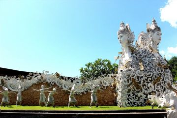 Amazing 7 Days 6 Nights LAKE BATUR Beach Holiday Package