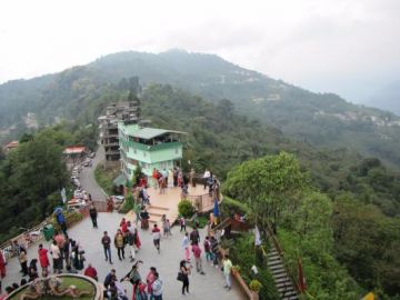 5 Days 4 Nights Gangtok and Darjeeling Mountain Trip Package