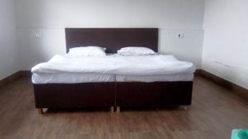 Experience Lansdowne Friends Tour Package for 2 Days