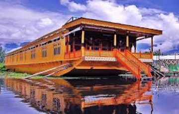 Ecstatic 5 Days Gulmarg Romantic Trip Package