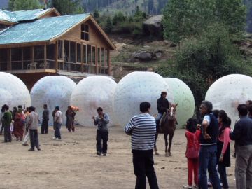 Experience Manali Tour Package for 3 Days 2 Nights from Delhi