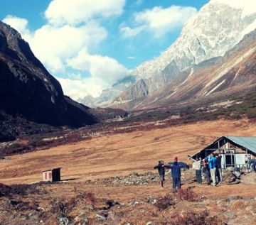 Heart-warming 10 Days Siliguri to Dzongri Wildlife Trip Package