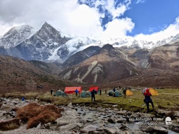 11 Days 10 Nights Yuksom, Sachen, Tshokha and Phedang Mountain Tour Package