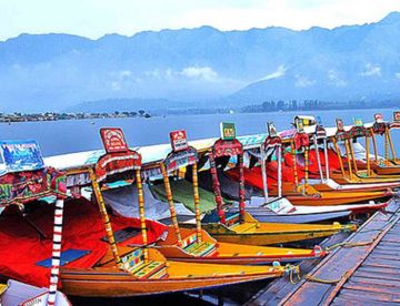 5 Days 4 Nights Srinagar to Sonmarg Family Vacation Package