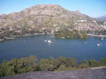 Pleasurable 5 Days Udaipur to Mount Abu Hill Stations Tour Package