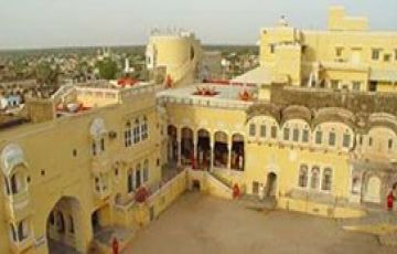 Best 4 Days 3 Nights Delhi and Udaipur Trip Package