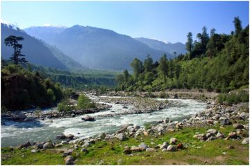 Pleasurable 4 Days Manali Honeymoon Vacation Package
