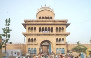 Pleasurable 3 Days Delhi to Mathura Holiday Package