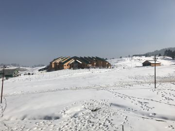 4 Nights 5 Days Kashmir Holiday Package