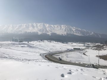 4 Nights 5 Days Kashmir Holiday Package