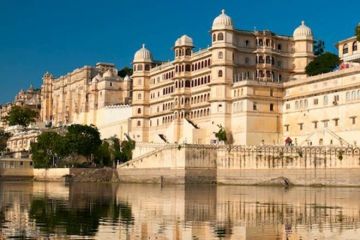 Magical 4 Days Udaipur with Mount Abu Romantic Holiday Package