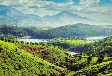 Ecstatic Munnar Lake Tour Package for 2 Days 1 Night