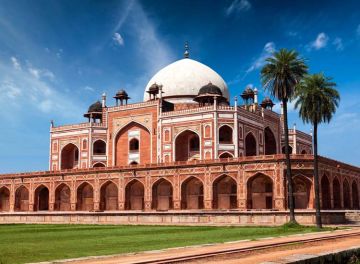 Pleasurable 2 Days 1 Night Delhi Hill Trip Package