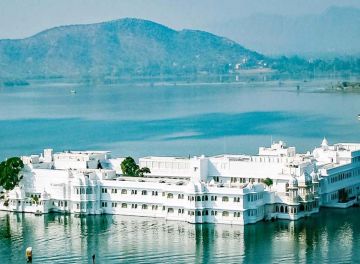 Ecstatic 2 Days Udaipur Offbeat Tour Package