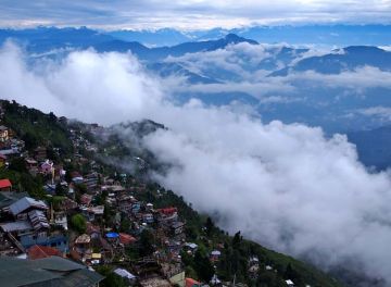 Amazing Kalimpong Honeymoon Tour Package for 2 Days 1 Night