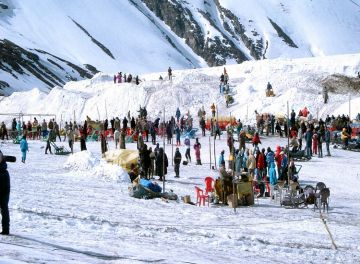 Beautiful 2 Days Rohtang Pass Hill Stations Vacation Package