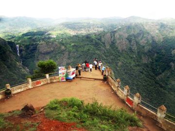 Family Getaway Ooty Honeymoon Tour Package for 2 Days 1 Night