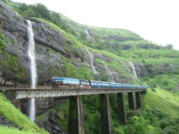 MOST AMAZING TRAIN EXPERIENCES IN KONKAN RAILWAY