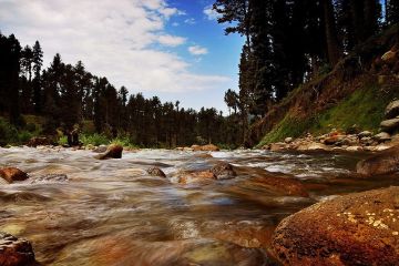 Ecstatic 2 Days 1 Night Yusmarg Shopping Vacation Package