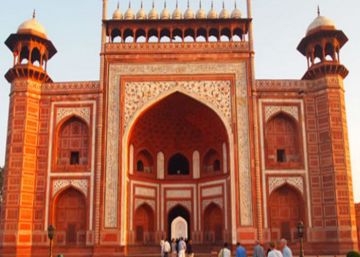 Heart-warming 2 Days Agra with Fatehpur Sikri Hill Trip Package