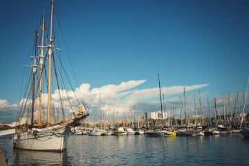 Experience 7 Days Delhi to Barcelona Vacation Package