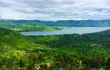 2 Days 1 Night Mahabaleshwar Friends Vacation Package