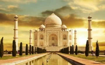 Experience Agra Family Vacation Tour Package for 2 Days