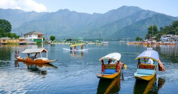 Heart-warming 2 Days Kashmir Water Activities Trip Package