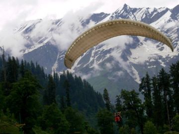 Beautiful 2 Days 1 Night Manali Snow Tour Package