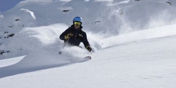 Ecstatic Gulmarg Weekend Getaways Tour Package for 2 Days 1 Night